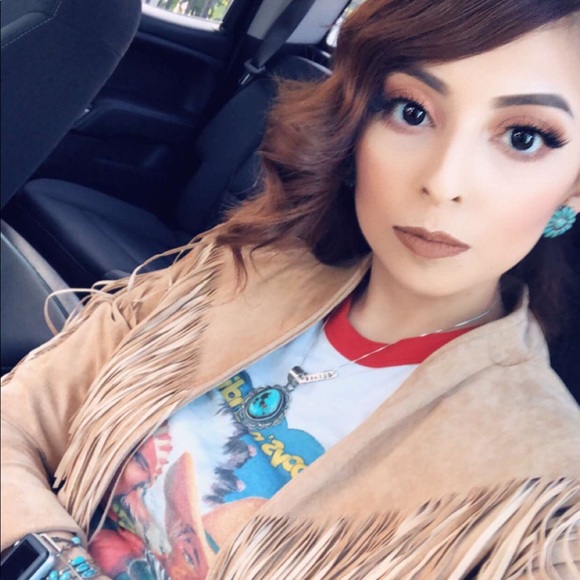 Meet your Posher, Andrea - Picture 1 of 1